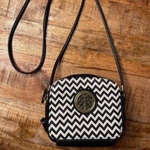 Girls black & white purse